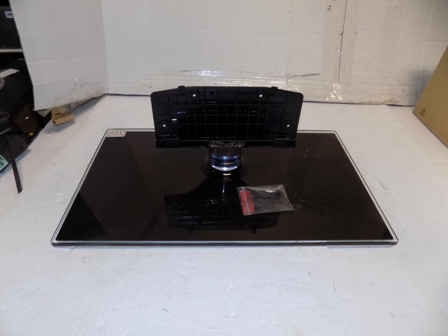 Samsung Model PD550-51 51 IN TV Stand W/Screws BN-6107353A