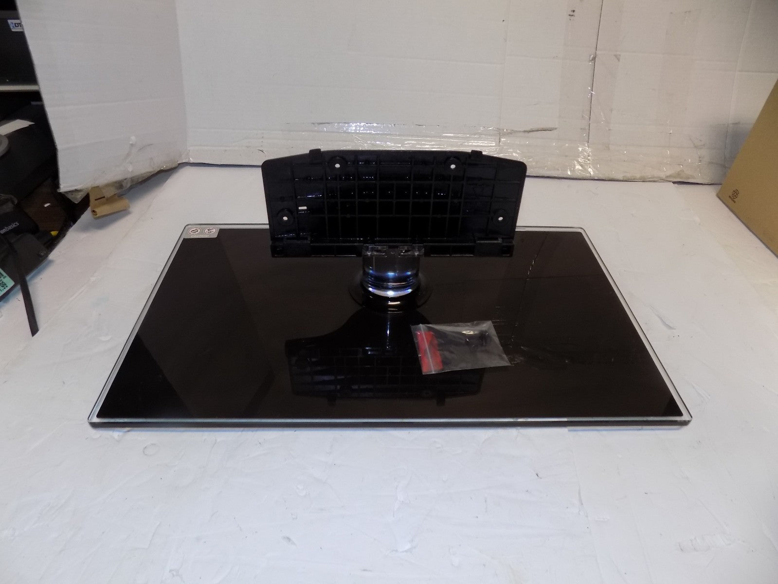 Samsung Model PD550-51 51 IN TV Stand W/Screws BN-6107353A