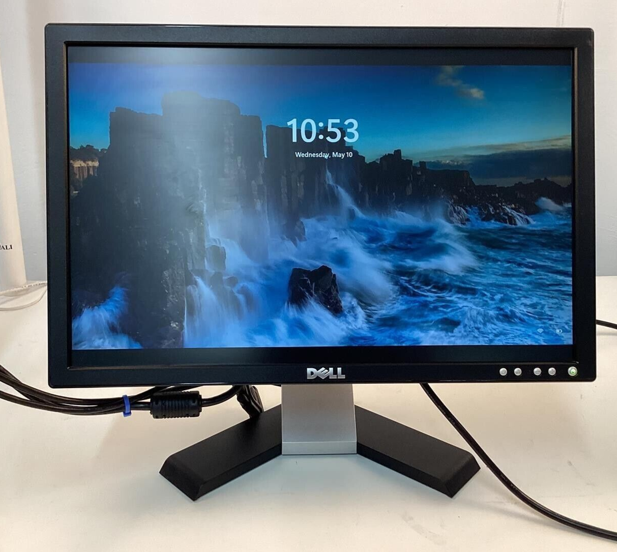Dell E228WFPc 22" Computer Monitor with Stand, VGA & Power Cords