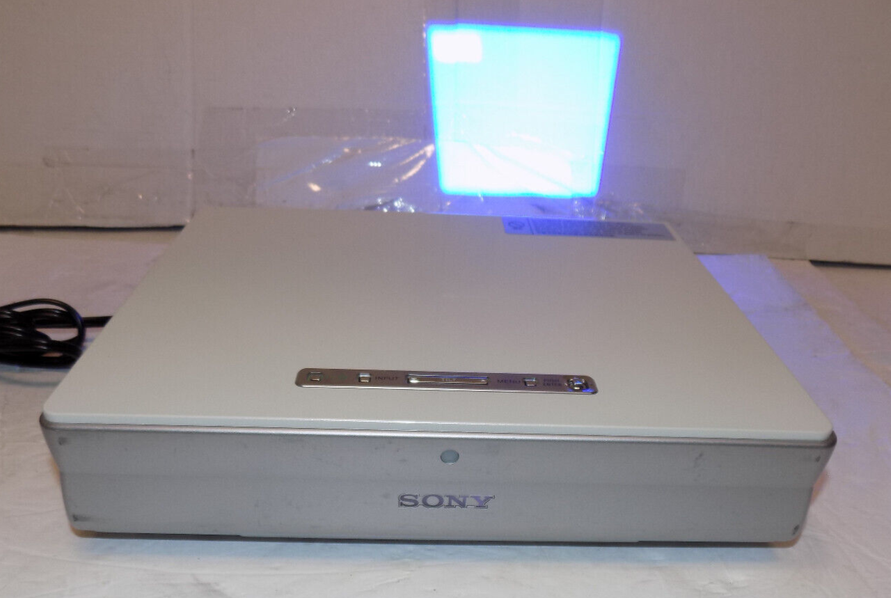 Sony VPL-CX76 2500 Lumens Portable Multimedia Data Projector with Case