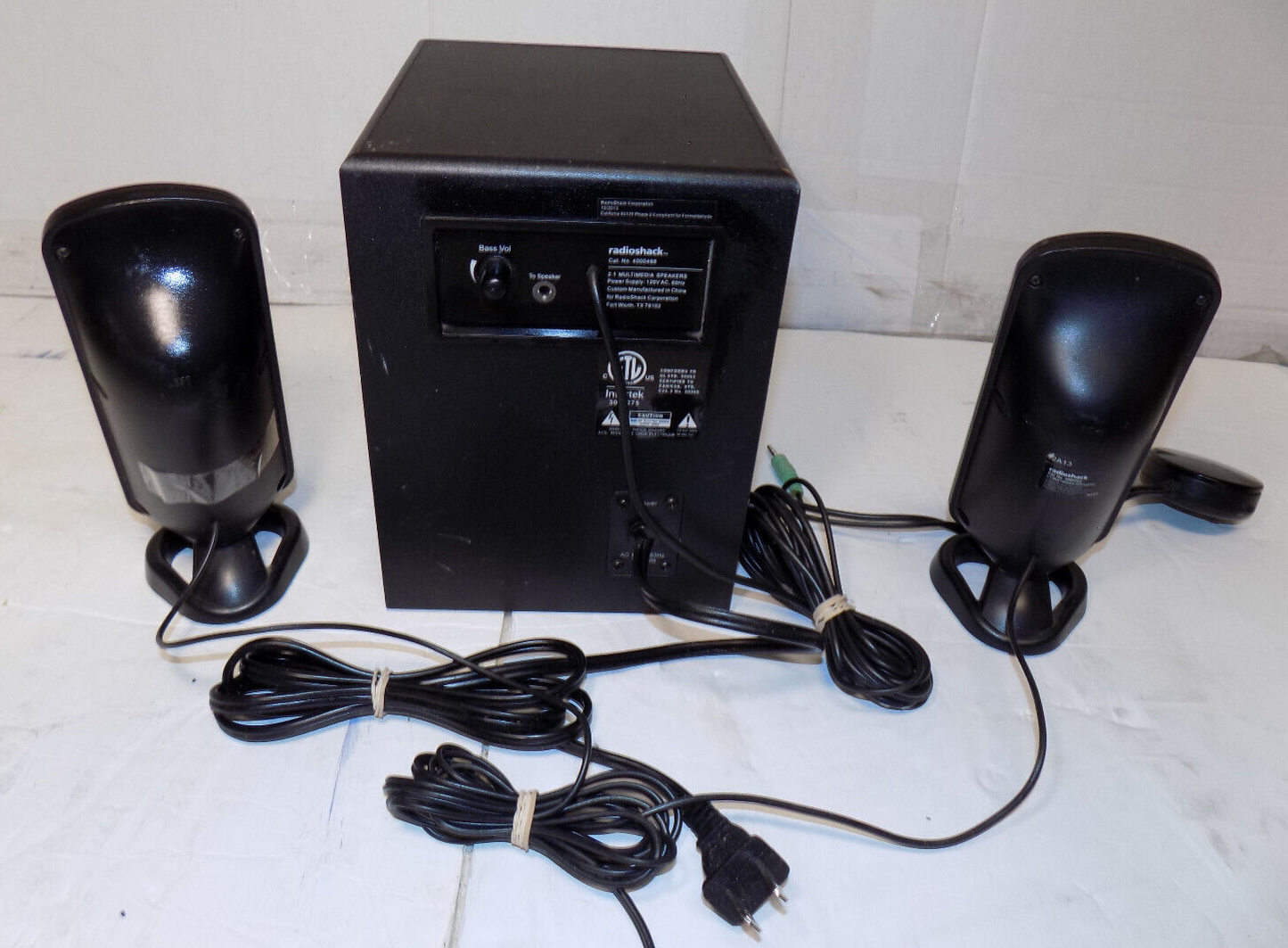 Radio Shack 4000466 16W 2.1 Computer Speakers with Subwoofer