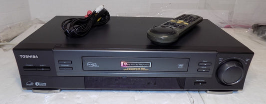 Toshiba w-727 Stereo 4 head VHS VCR Vhs Player with Remote & Cables