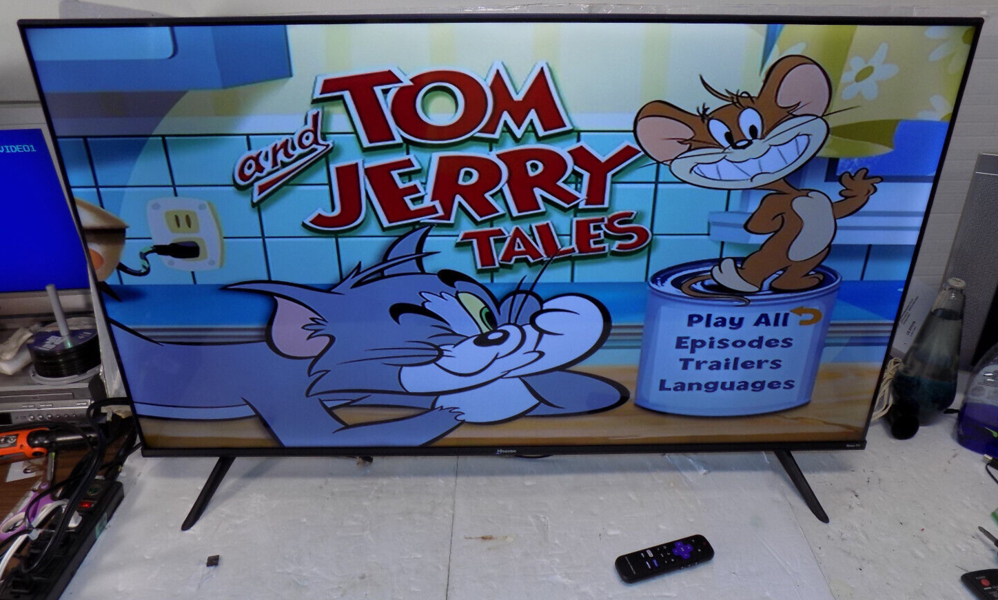 HISENSE 50" Class UHD 4K (2160p) Roku Smart LED TV (50R6E4) with Remote