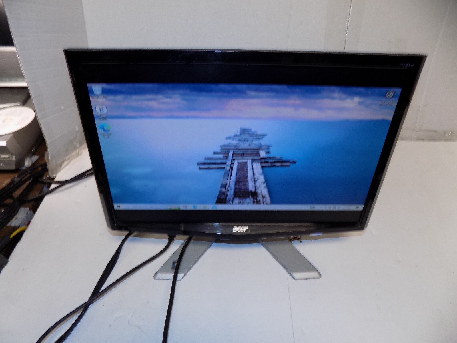 Acer p191W Black 19 Inch Widescreen LCD Computer Monitor VGA DVI with Cables