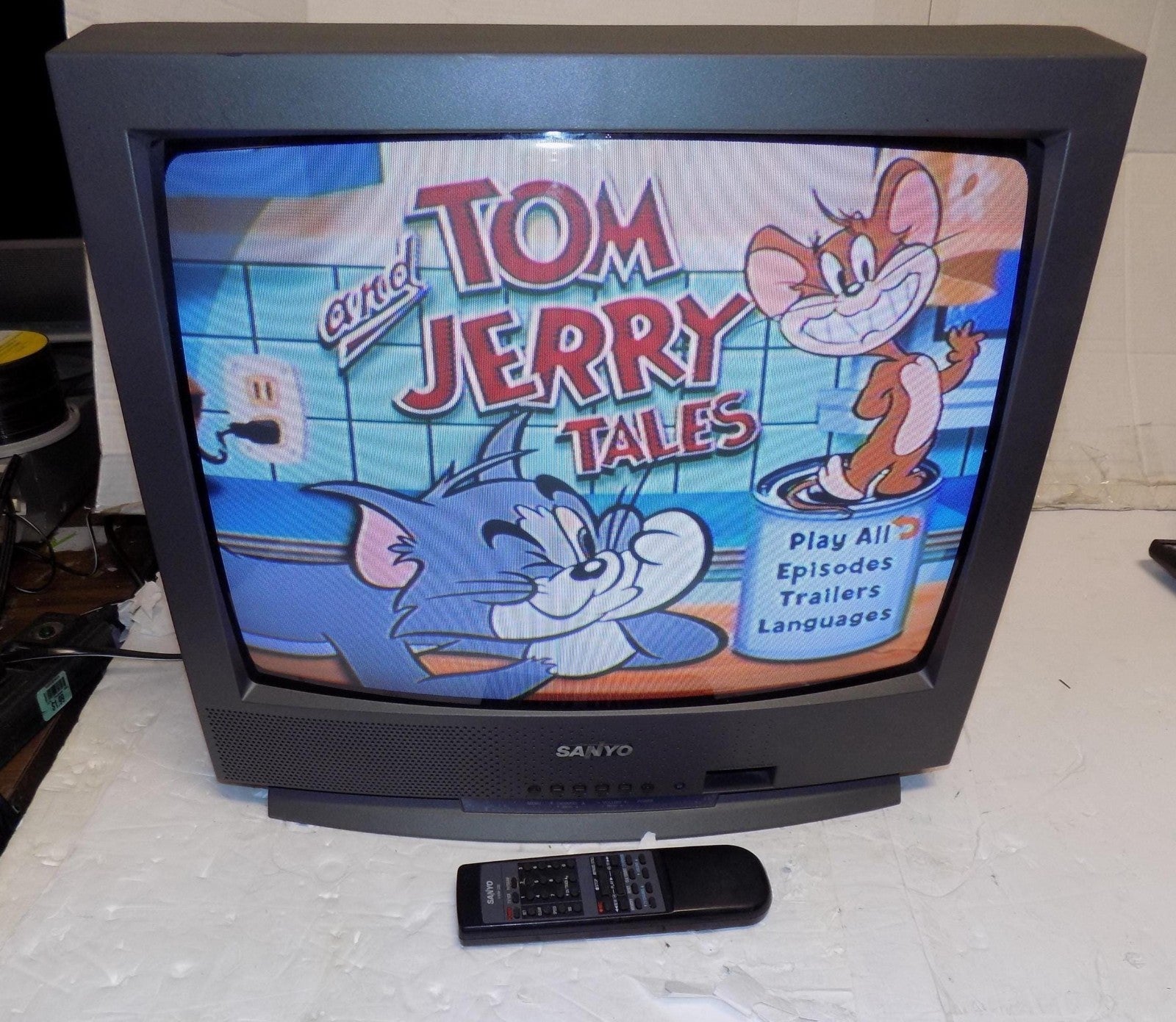 Sanyo DS19310 19" CRT TV Television Color Tv Nice Retro Gaming TV with Remote