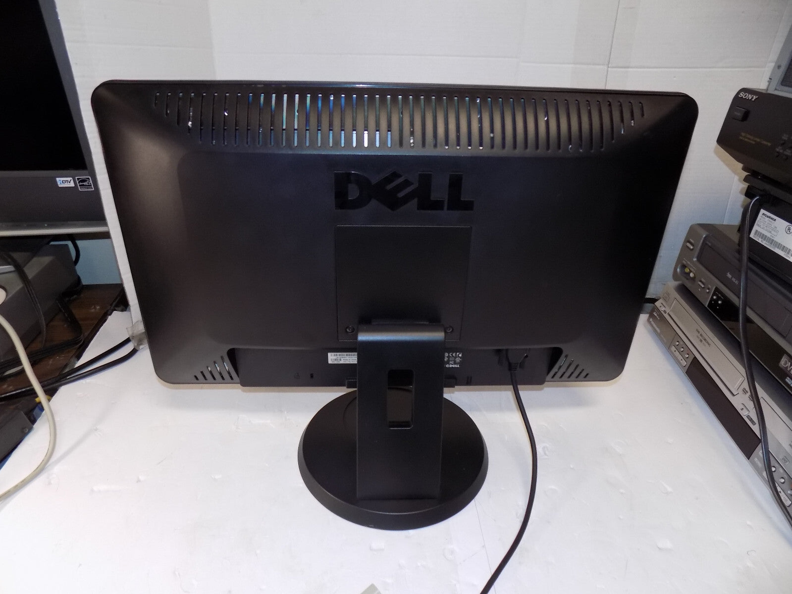 Dell Monitor S2309Wb 23-Inch Widescreen Computer Monitor 1920x1080p Full HD