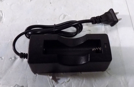 SZ Power Model PDC-03 Li-Ion Lithium Ion 4.2V Battery Charger 1 Slot