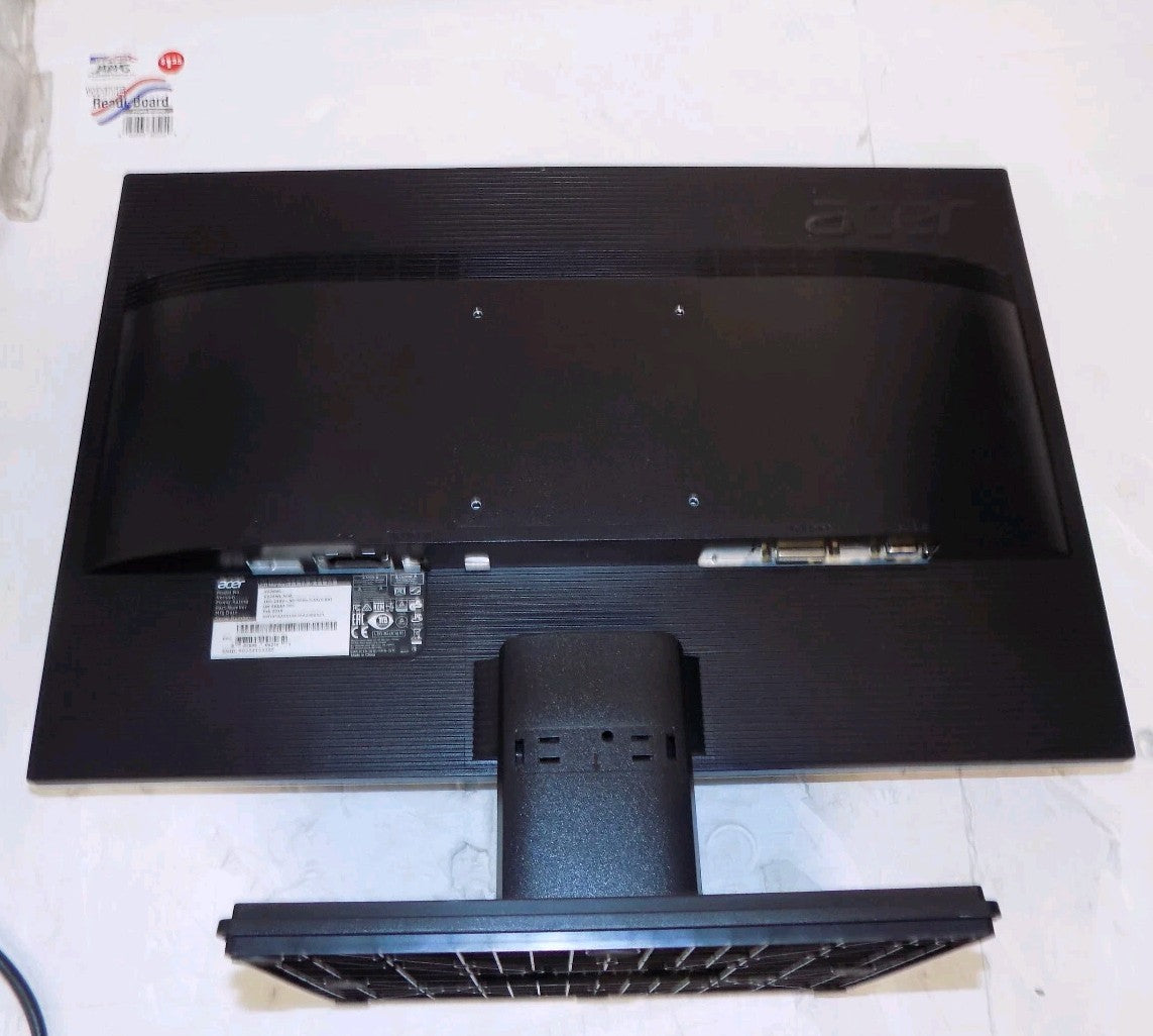 Acer V226WL LED 22 Inch Computer Monitor with Cables