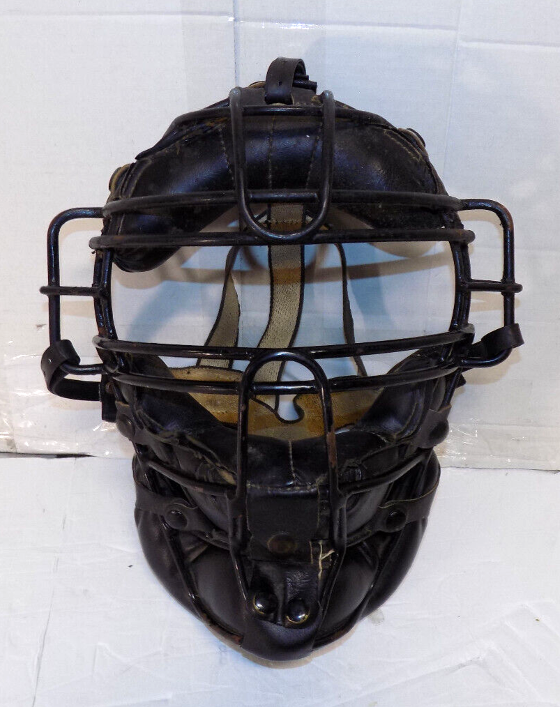 Vintage Wilson Metal Bar Black Padded Leather Baseball Catchers Mask