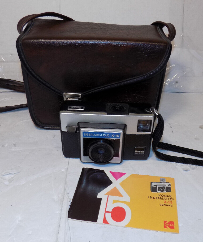 Vintage Kodak Instamatic X-15 Camera with Instructions Magicube Extender and Bag