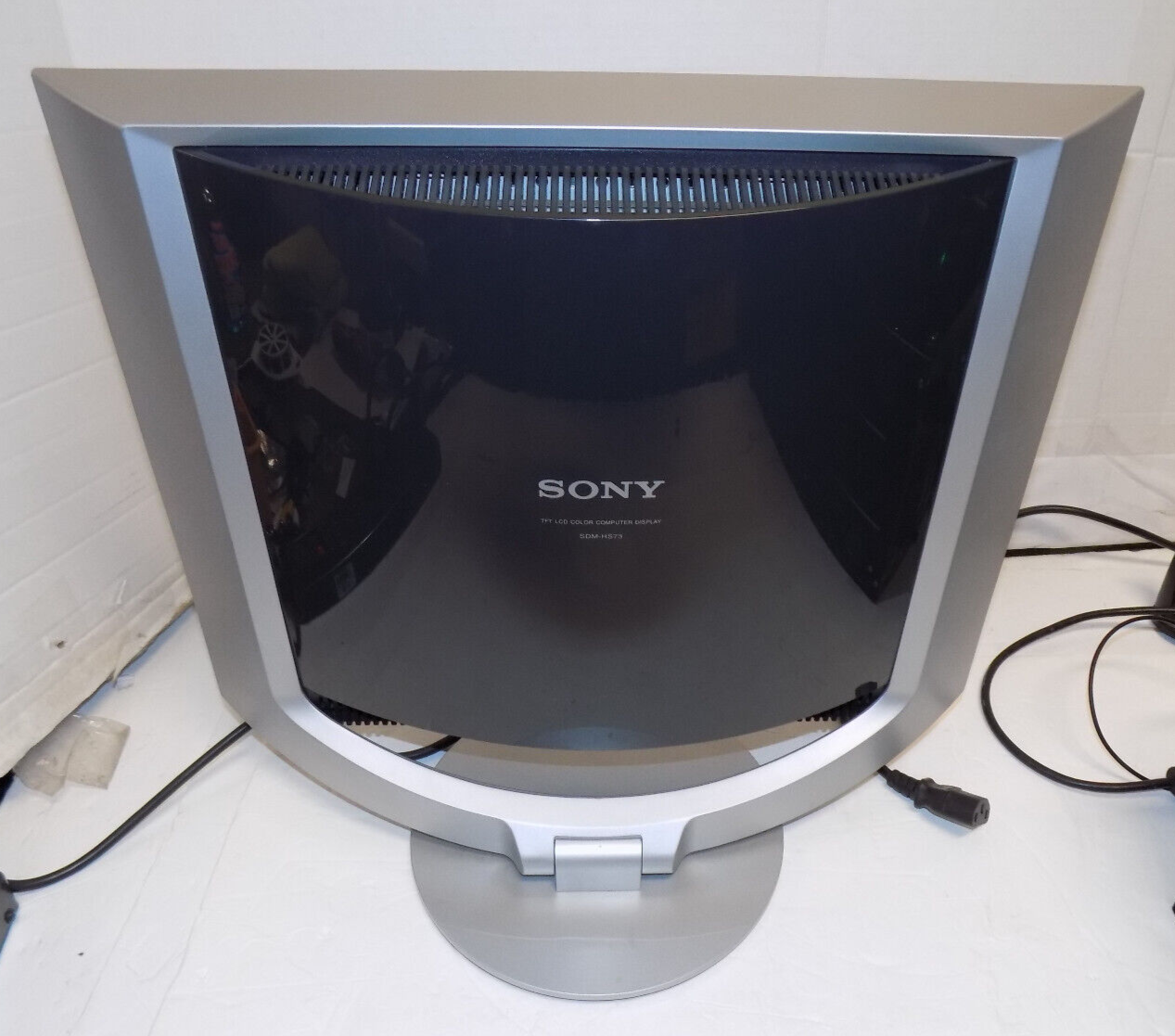 Sony SDM-HS73 17 Inch TFT Computer Monitor with Power and VGA Cables