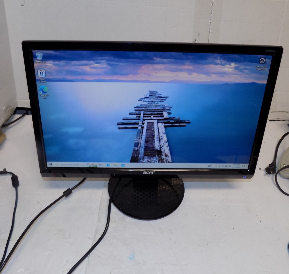 Acer P205H CBMD 20" Computer Monitor 60 Hz D-Sub, DVI Built-in Speakers LCD 