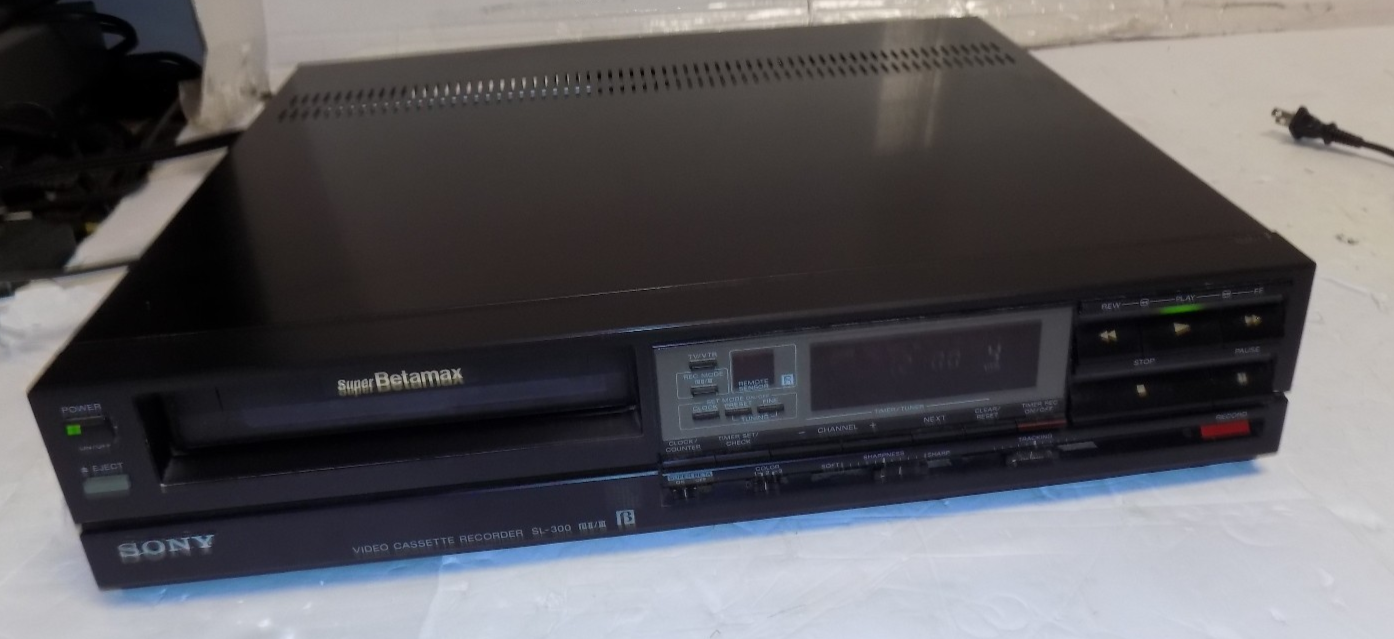 Sony SL-300 Super Betamax Video Recorder Works