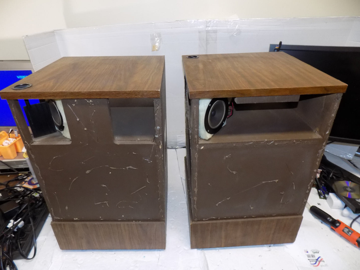 Vintage Pair of Bose 501 Speakers One Has Tweeter Issue