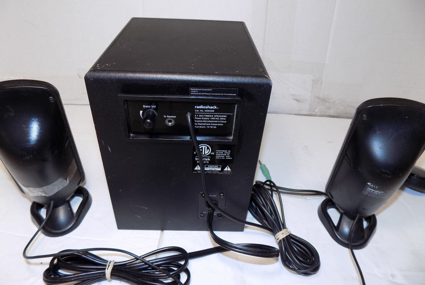 Radio Shack 4000466 16W 2.1 Computer Speakers with Subwoofer