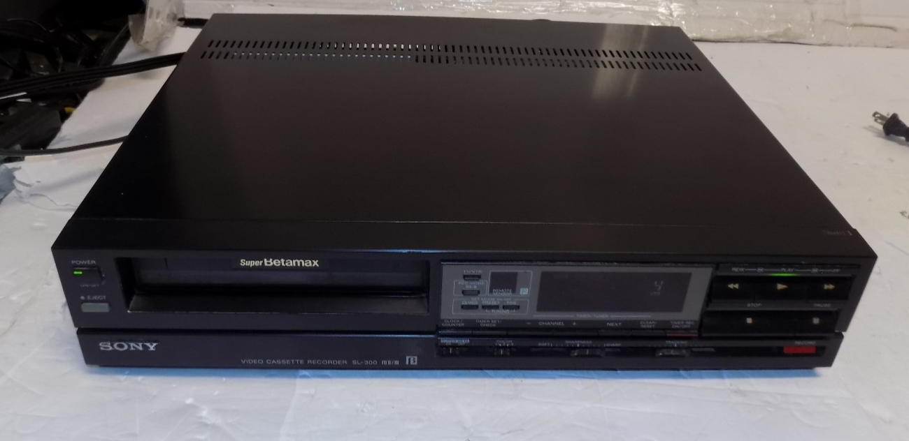 Sony SL-300 Super Betamax Video Recorder Works