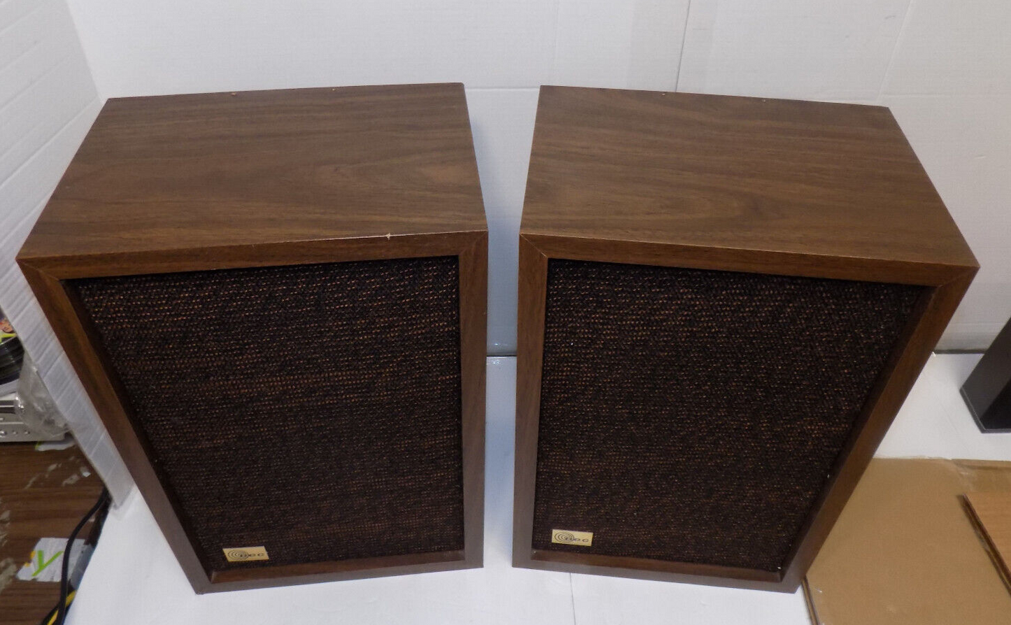 Pair Of Vintage BEC Model 104 2 Way Bookshelf Speakers 15 Watts 8 Ohm Tested