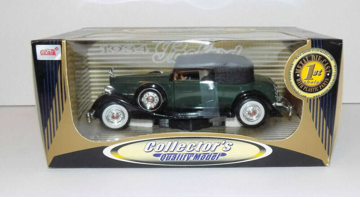 1934 Packard Anson Model 1:32 Diecast 10102 Collector's Quality Model