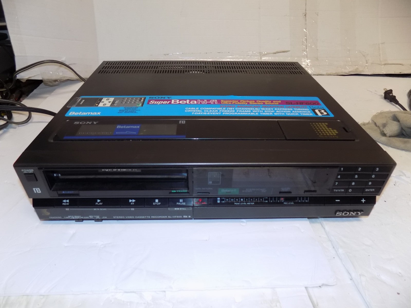 Sony Super Beta HI-FI SL-HF600 Betamax Player Recorder- Powers On READ