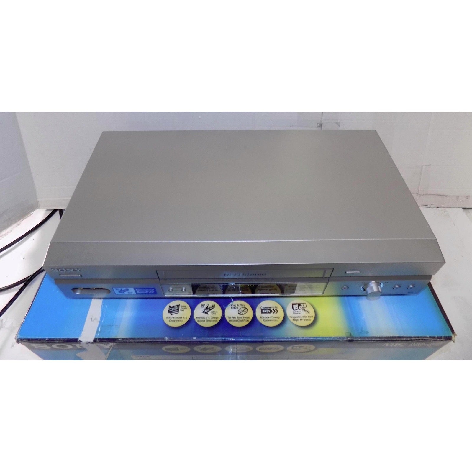 Sony Slv-N750 VHS VCR VHS Player with Remote, A/V Cables & Hdmi Adapter