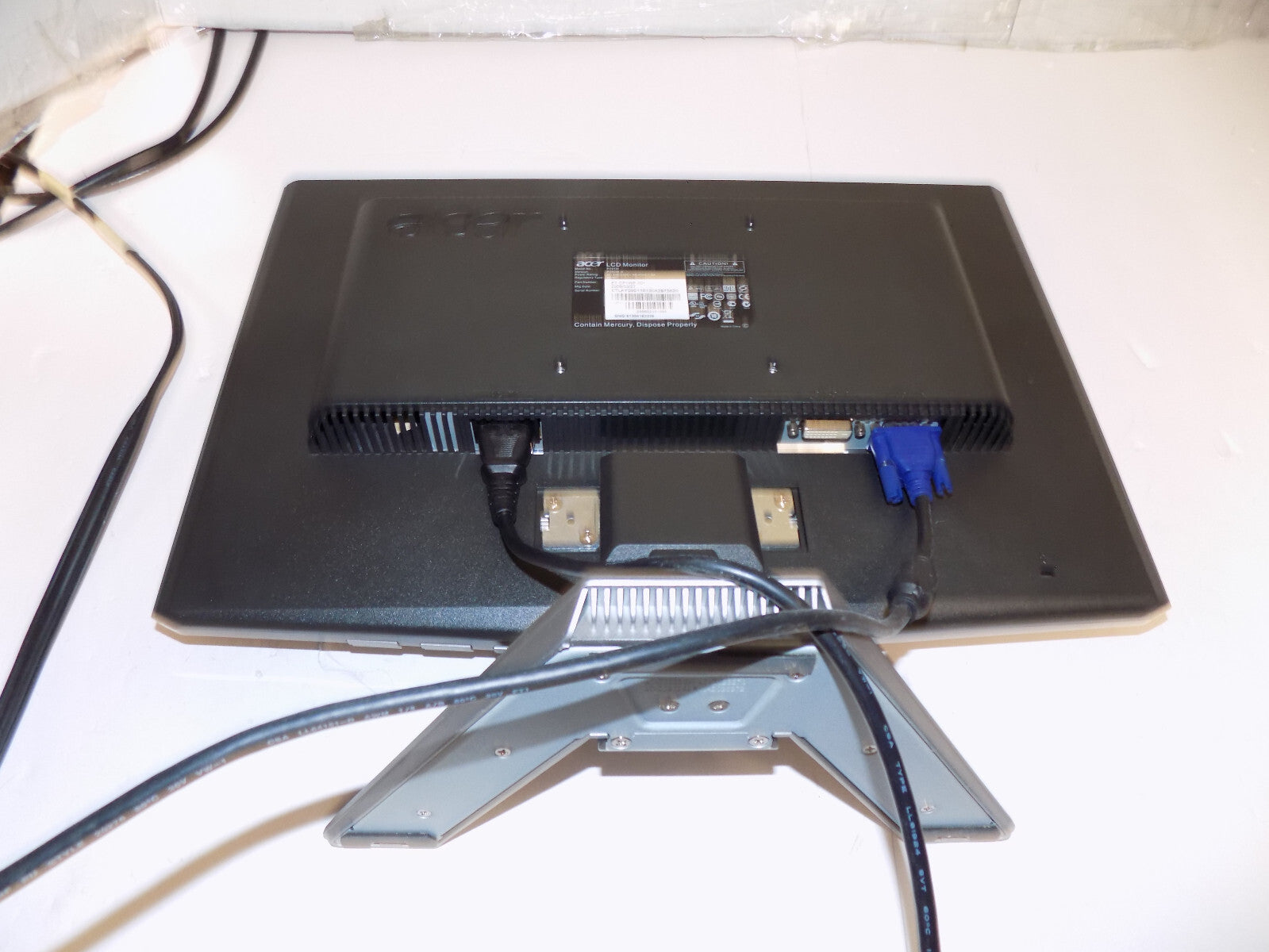 Acer p191W Black 19 Inch Widescreen LCD Computer Monitor VGA DVI with Cables