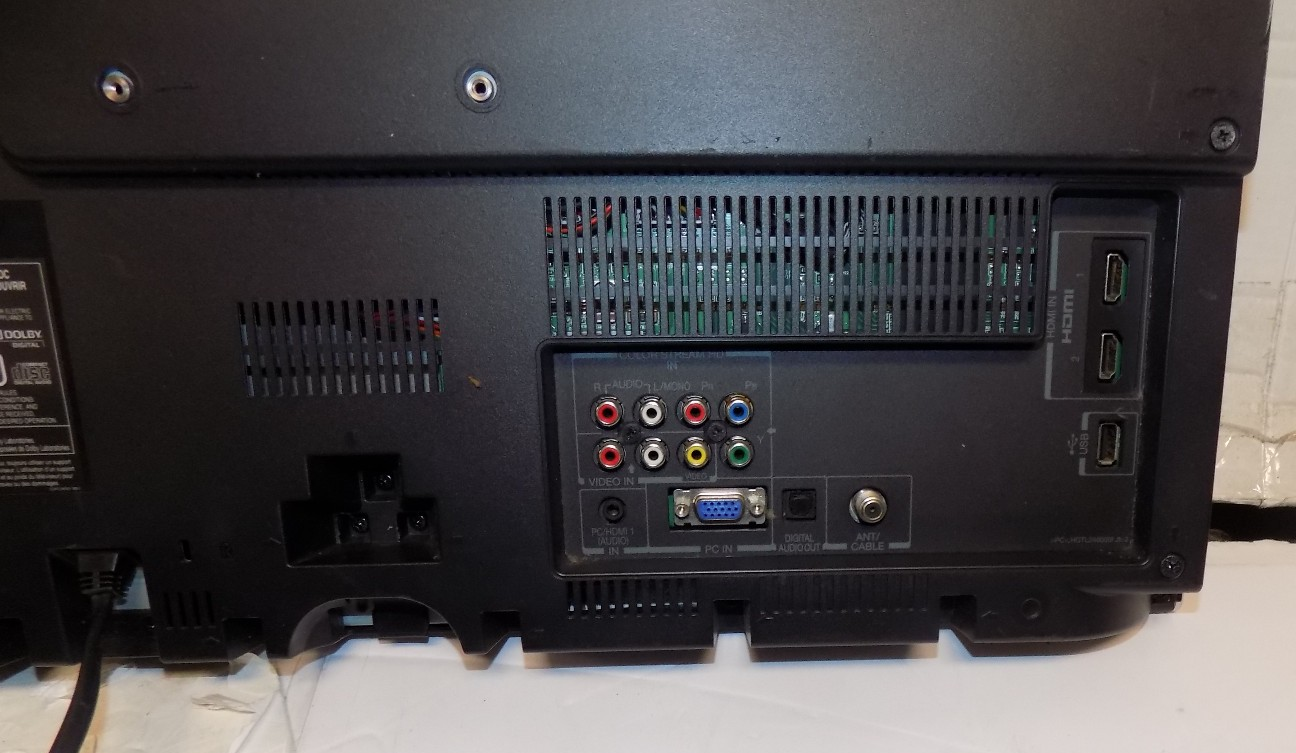 Toshiba 24SLV411U 24" LCD TV DVD Combo with Remote No Stand