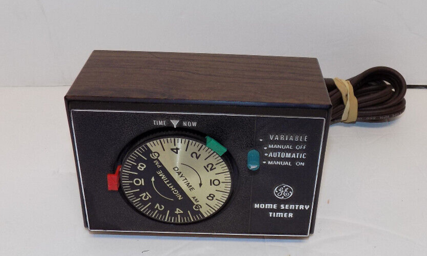 GE Electric HOME SENTRY Power Lamp Light TIMER 8136 WALNUT