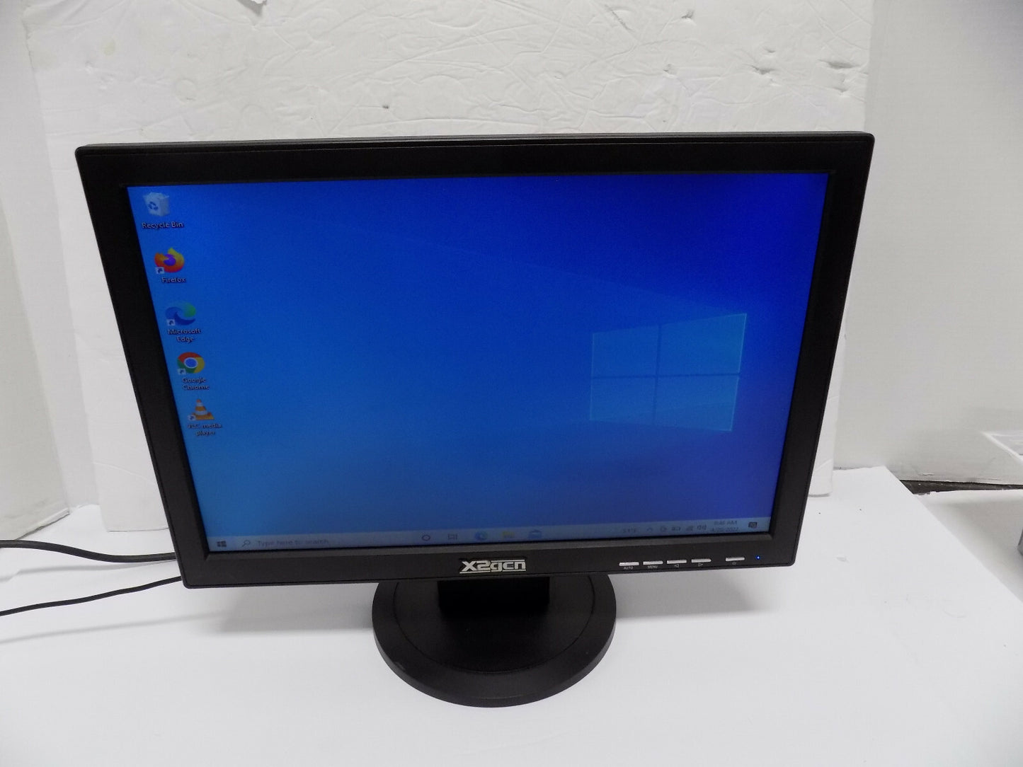 X2GEN MW19R 19" WXGA+ 1440 x 900 D-Sub Built-in Speakers LCD Computer Monitor