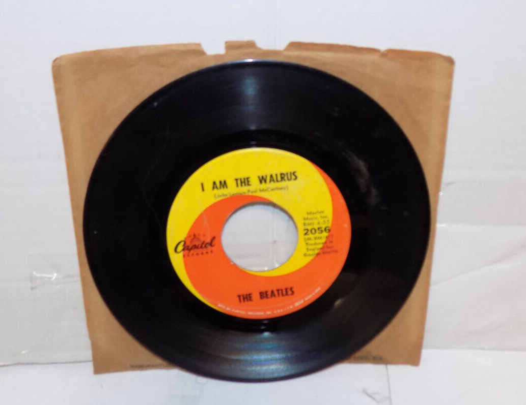 THE BEATLES : I Am The Walrus/ Hello Goodbye 45 rpm Capitol.