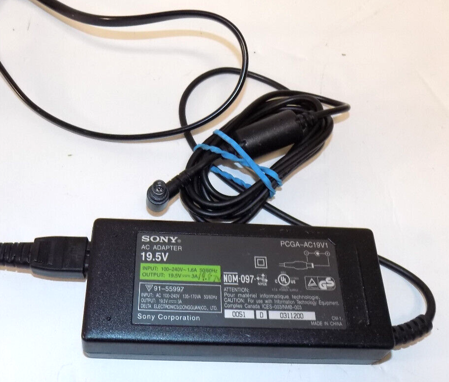 Sony PCGA-AC19V1 AC Adapter Power Supply 100-240V 19.5 V