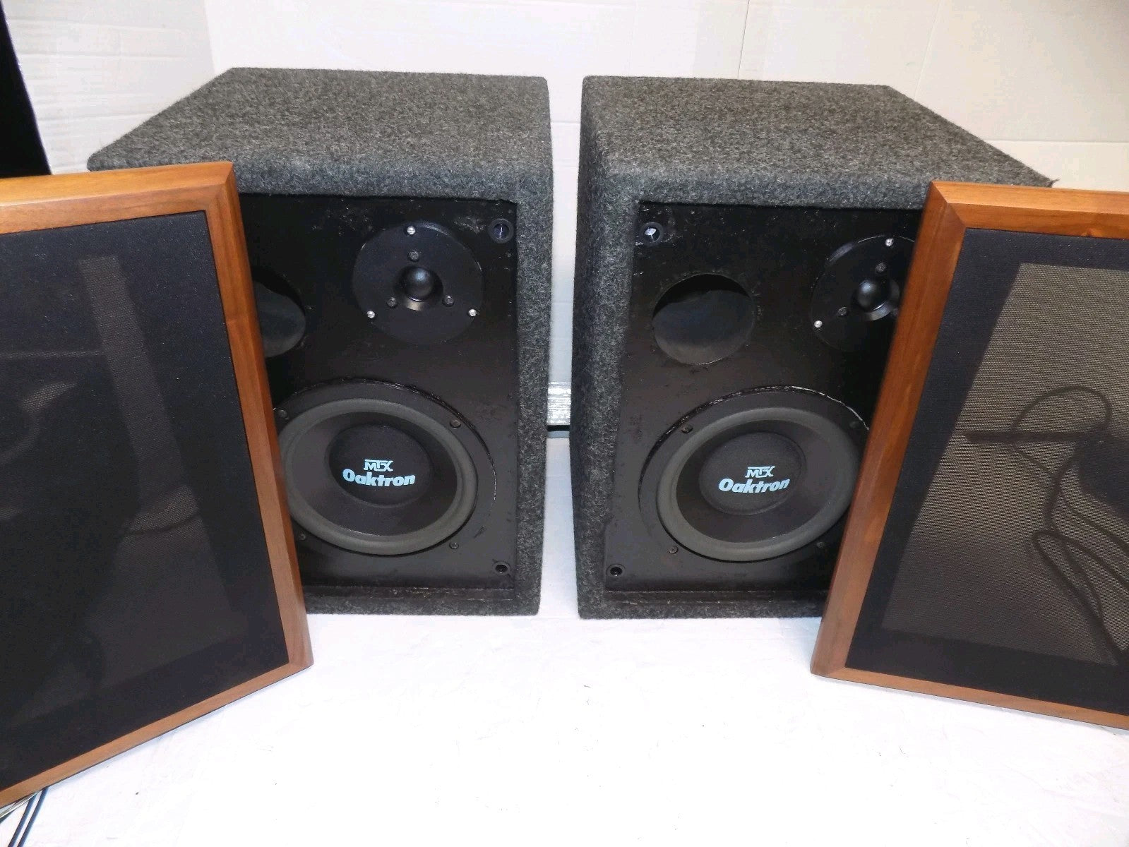 Custom Made Home Speakers Pair MTX AUDIO OAKTRON 8 Ohm