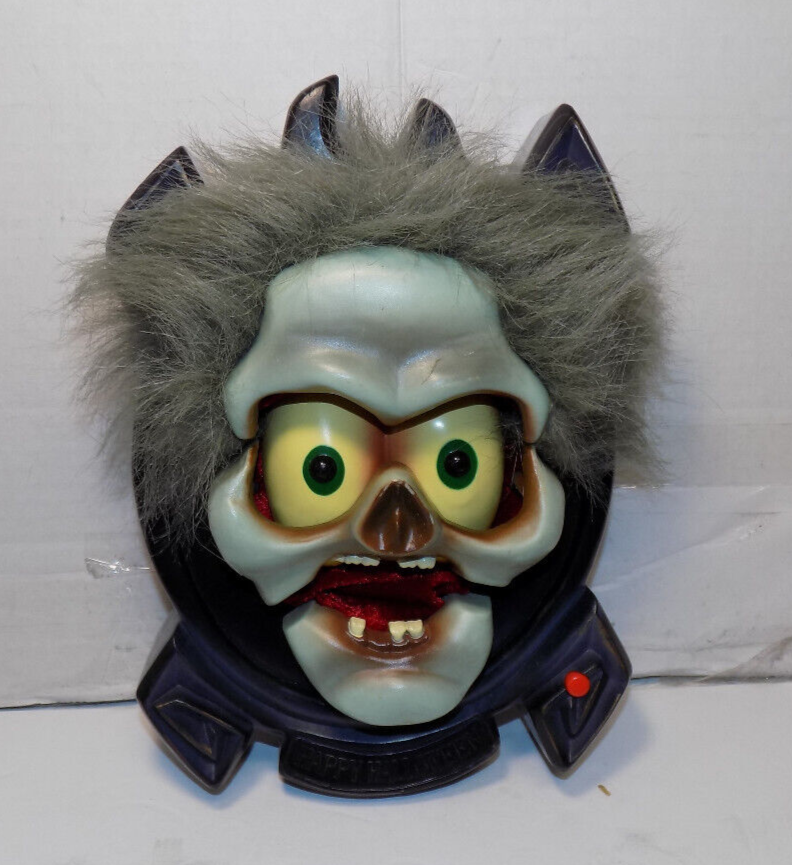 Gemmy Animated Screamer Greeter Talking Halloween Wall Mount Decoration