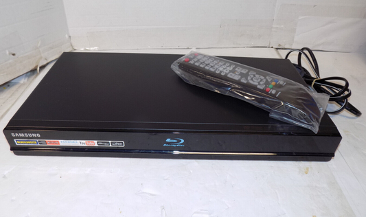 Samsung Model BD-P1600 CD DVD Blu-Ray Player with Remote