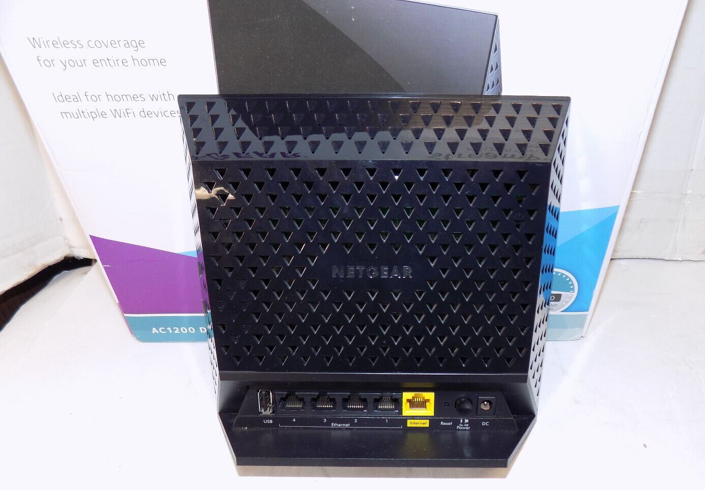 Netgear AC1200 Model R6100  Streampro Dual Band Wi-Fi Router Tested