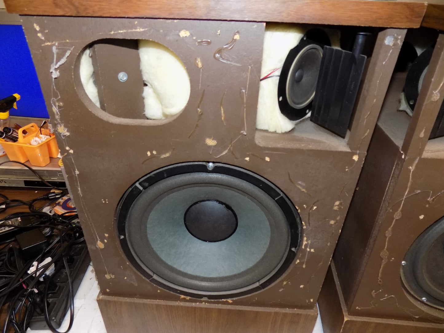 Vintage Pair of Bose 501 Speakers One Has Tweeter Issue