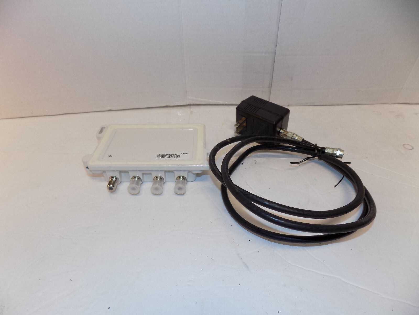 PCT Multimedia Drop Amplifier DSM Signal Booster Antenna Cable TV Powered