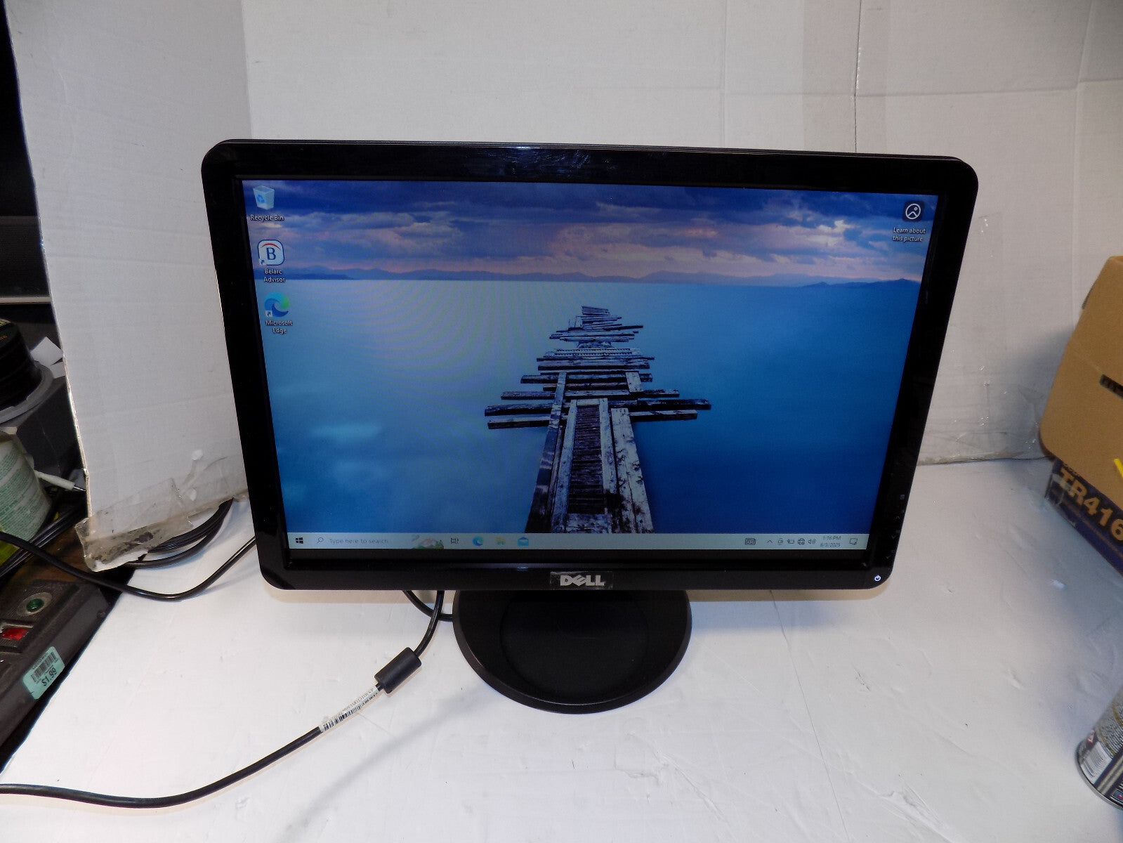 Dell 19 inch Computer Monitor Model Number s1909WXf VGA DVI
