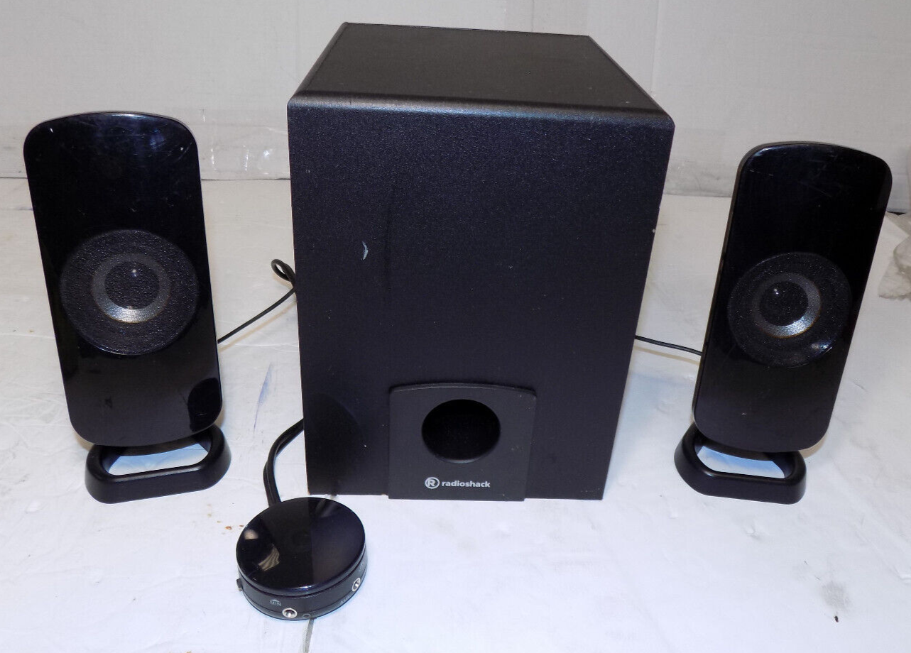 Radio Shack 4000466 16W 2.1 Computer Speakers with Subwoofer
