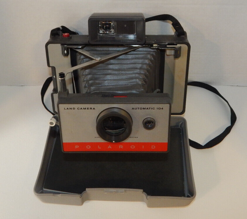 Vintage Polaroid Automatic 104 Instant Film Land Camera 
