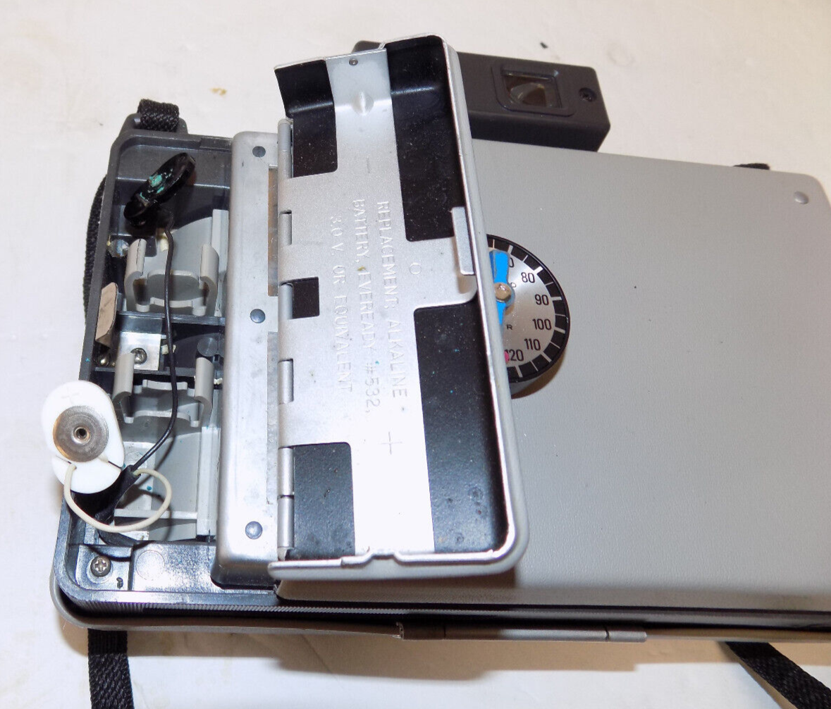 Vintage Polaroid Automatic 104 Instant Film Land Camera 