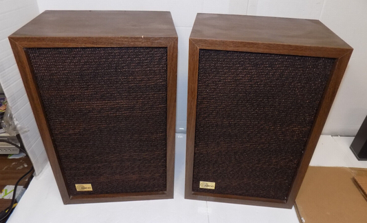 Pair Of Vintage BEC Model 104 2 Way Bookshelf Speakers 15 Watts 8 Ohm Tested