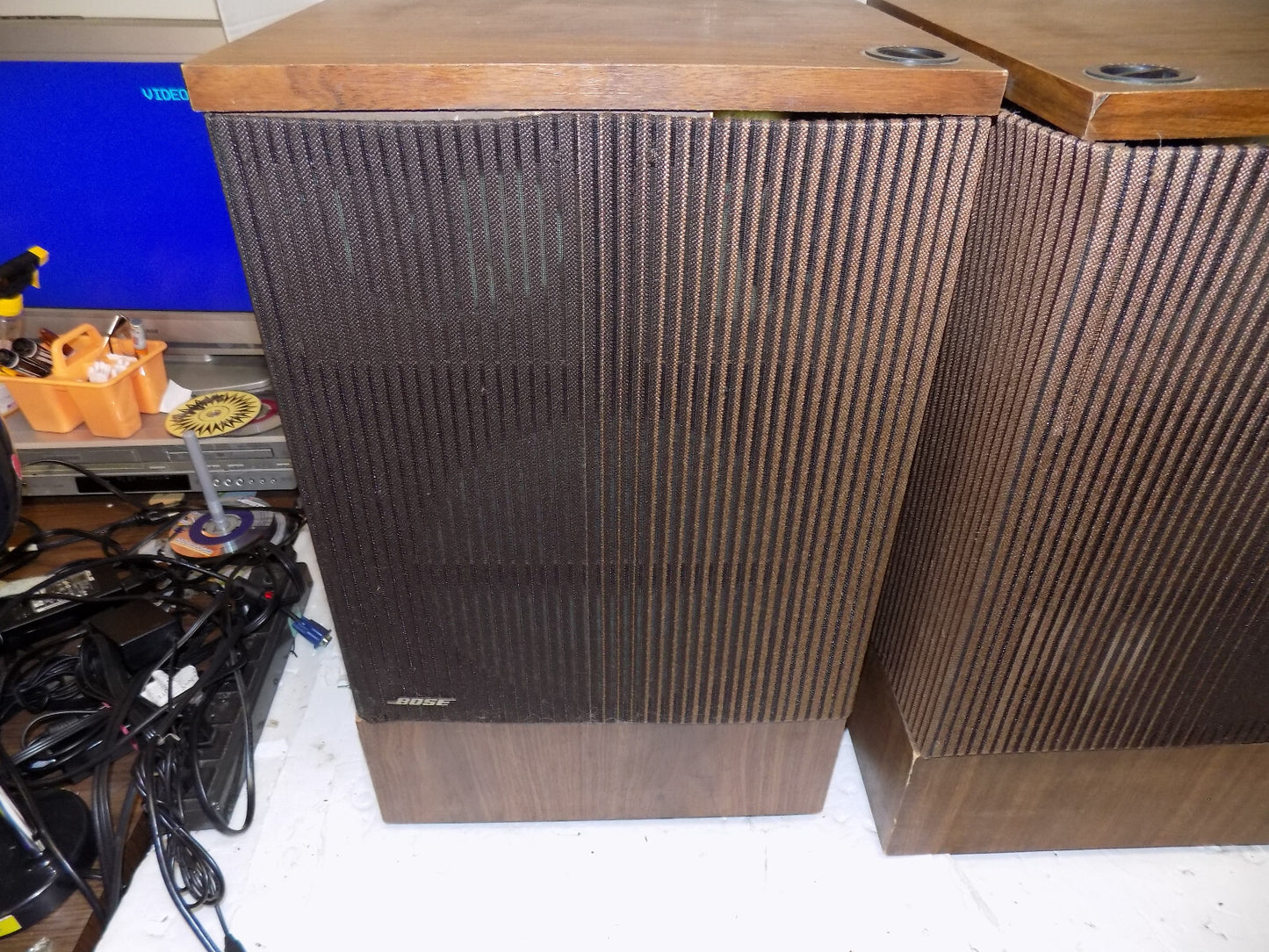Vintage Pair of Bose 501 Speakers One Has Tweeter Issue