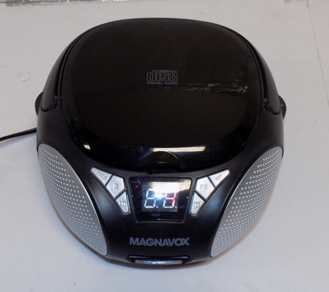 Magnavox MD6924 Mini Portable CD Player Boombox AM FM Radio
