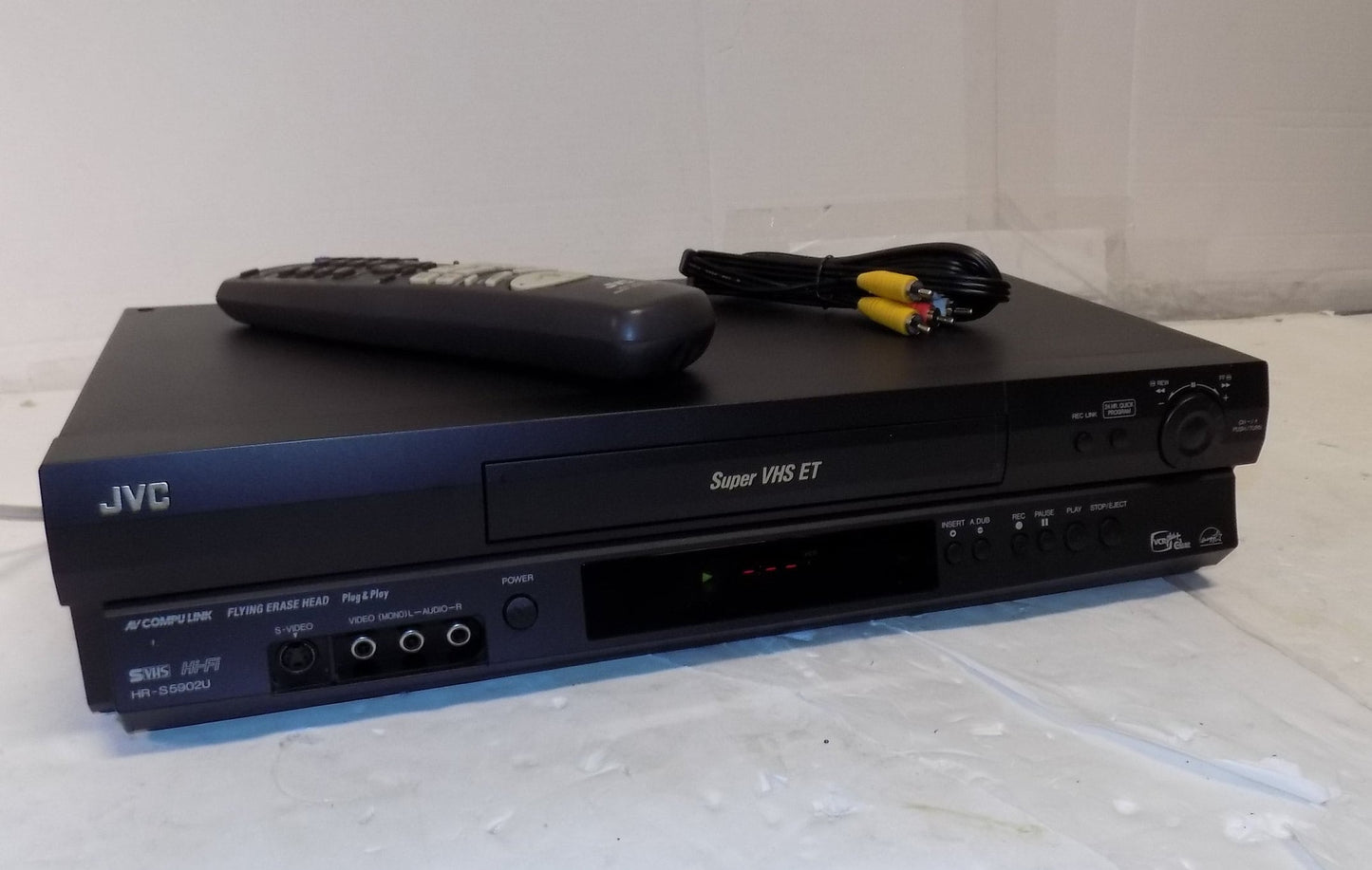 JVC HR-S5902 Hi Fi Stereo VHS VCR Super Vhs Player S-Vhs with Remote & Cables