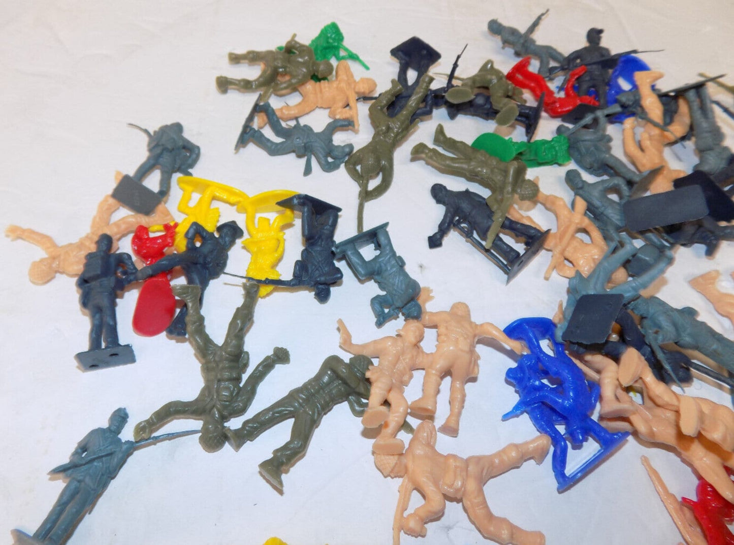 Lot of 68 Vintage Plastic Cowboys Indians Army Civil War Action Figures